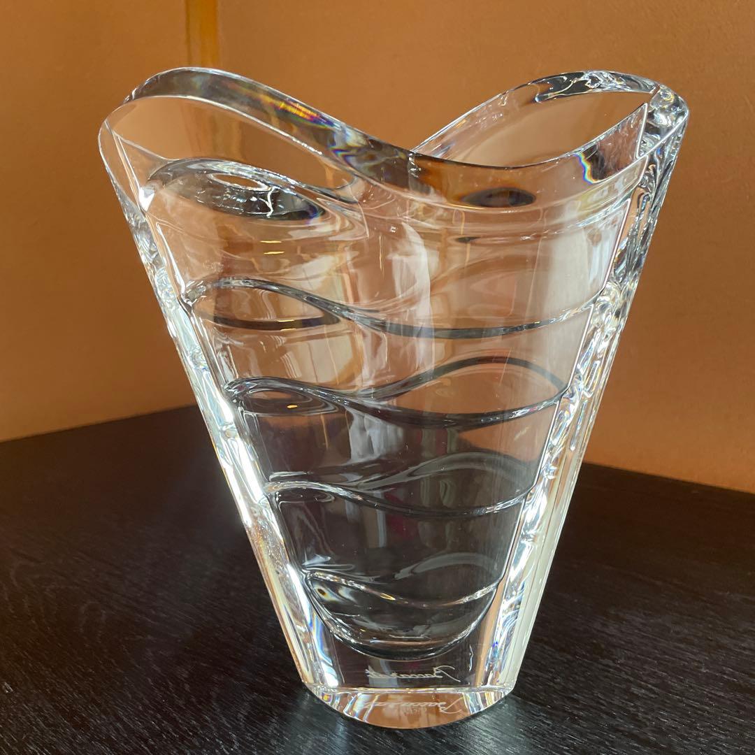 引*離様 【新品・未使用品】バカラ ウエーブ 花瓶 箱付き