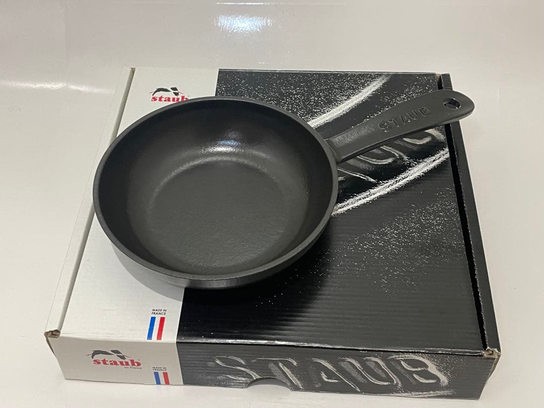 ストウブ　スキレット　ブラック