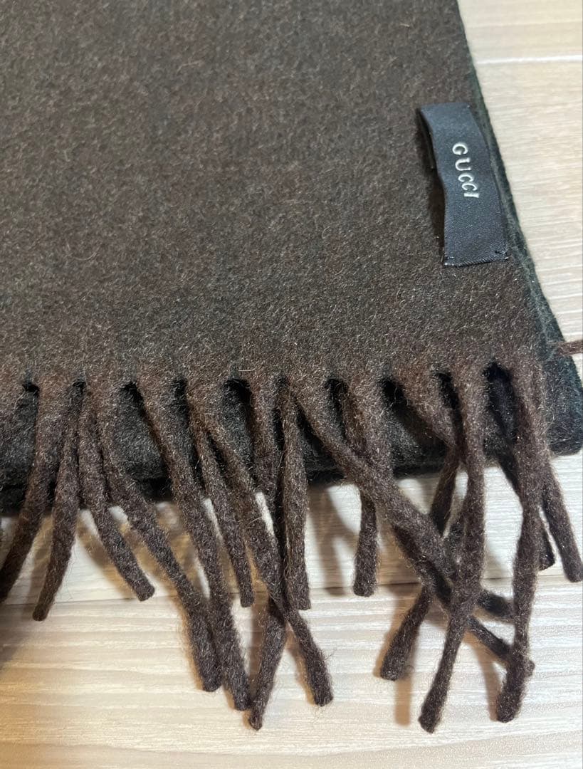 GUCCI ダークブラウン マフラー