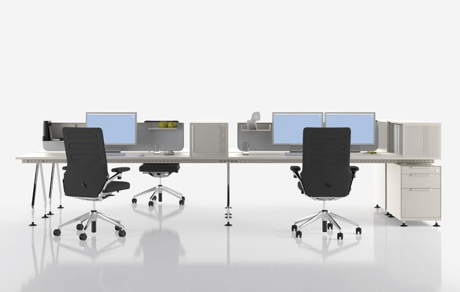 アントニオ・チッテリオによるヴィトラ「アドホック」テーブル