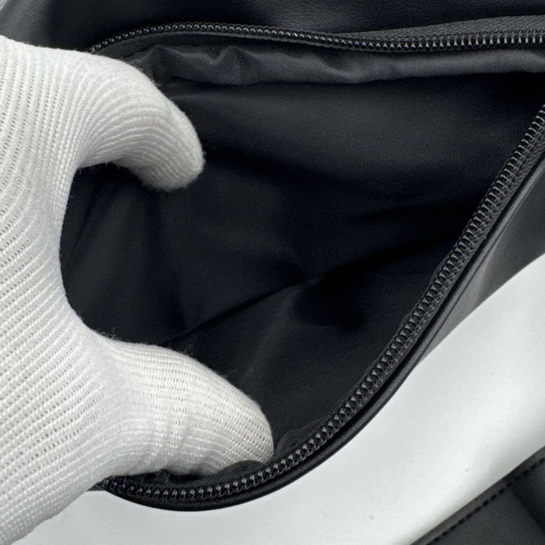 未使用品 DIESEL ディーゼル ビッグDロゴ ボディバッグ