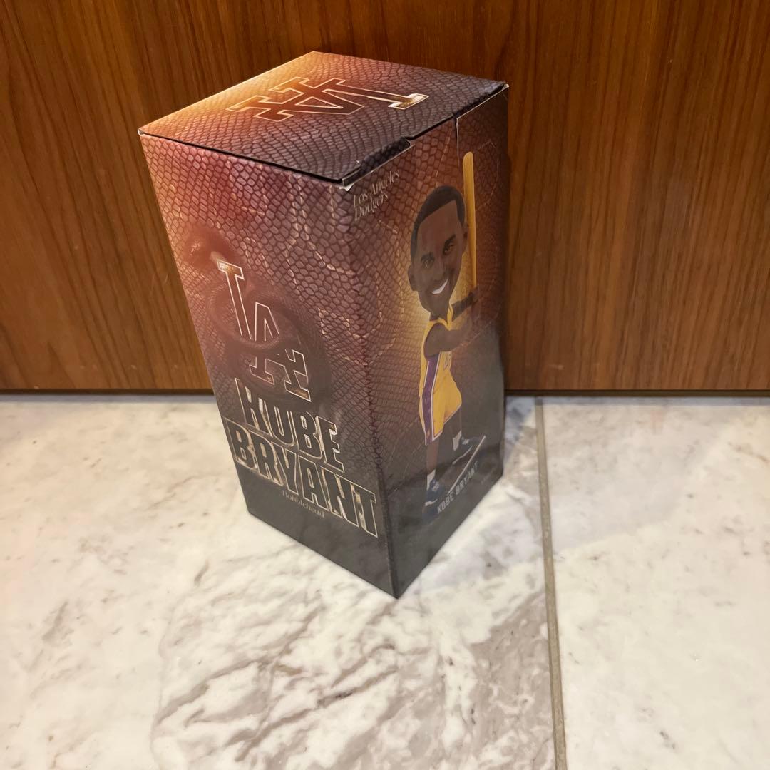 コービーブライアント　ボブルヘッド 8/8ドジャースタジアム限定　非売品