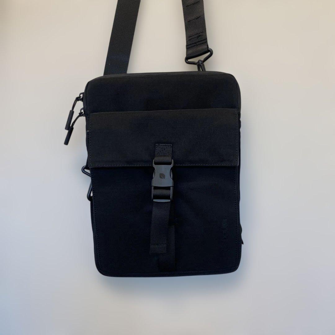 [インケース] Incase ショルダーバッグ PCスリーブ タブレットケース