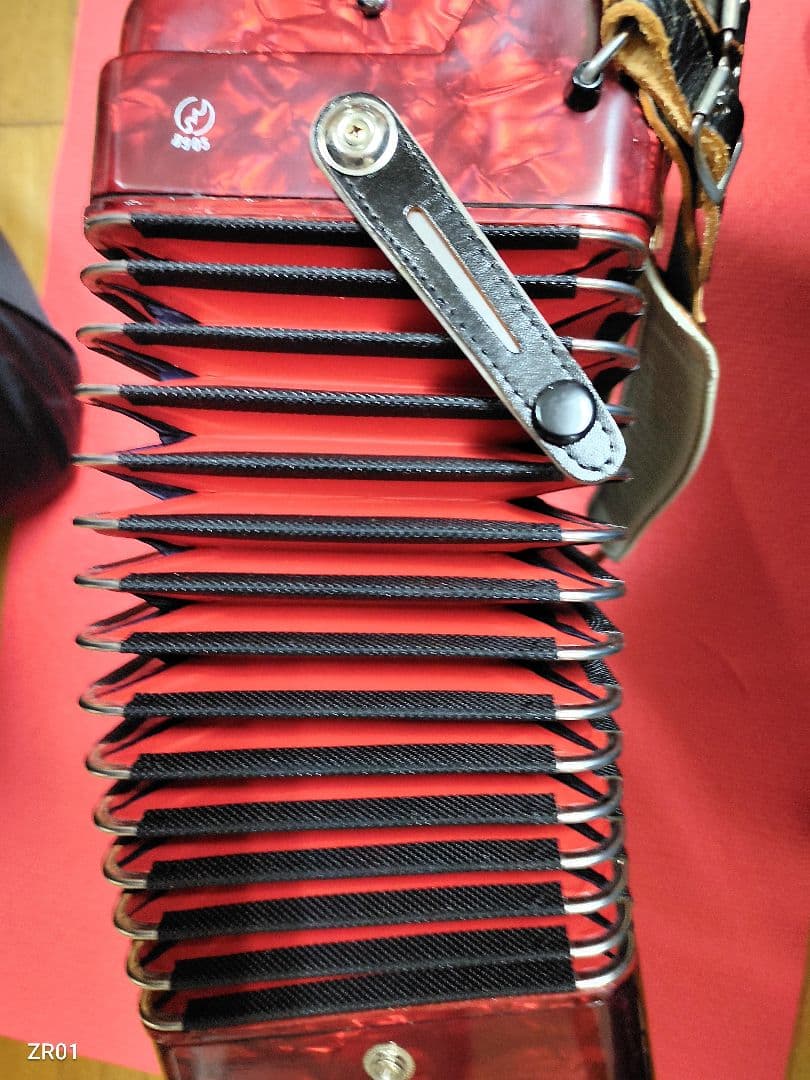 YAMAHA アコーディオン 赤 マーブル模様