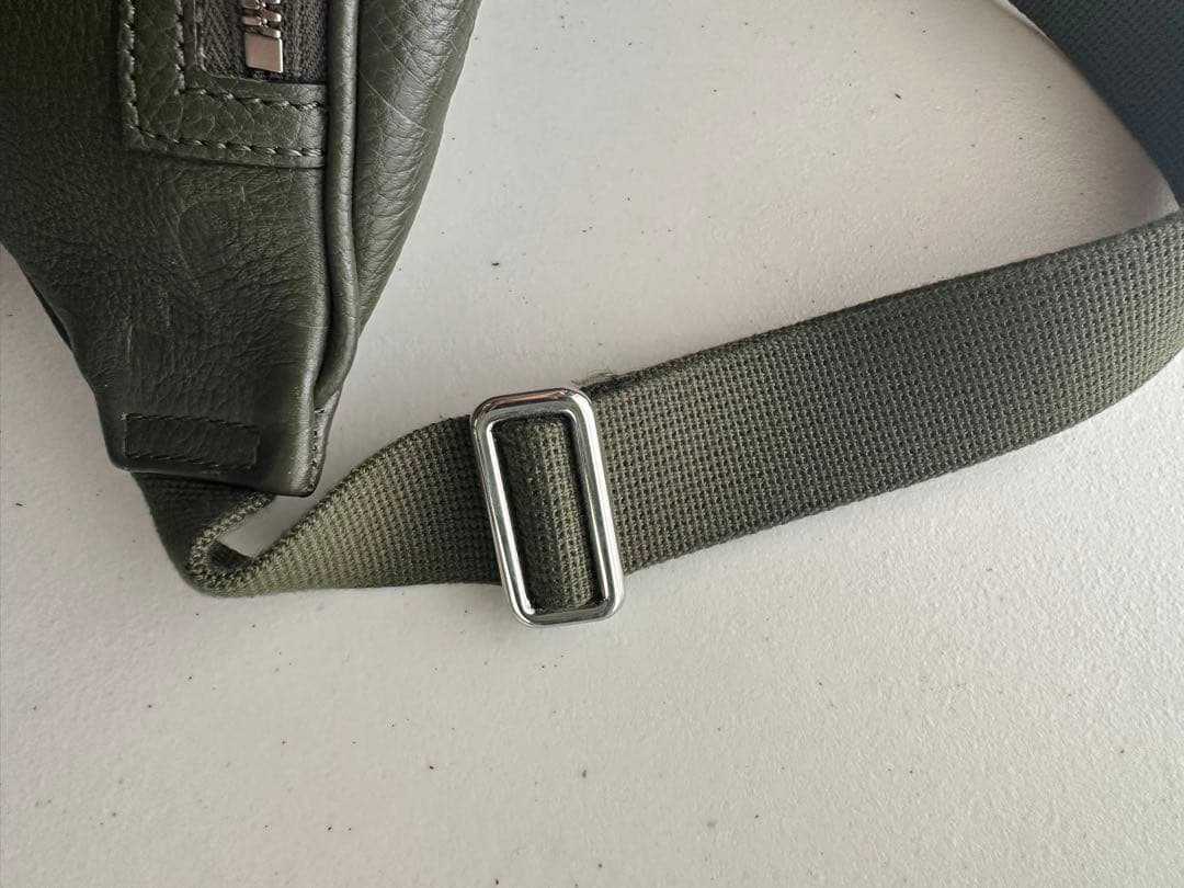 GUCCI レザー ボディバッグ ウエストポーチ オリーブグリーン