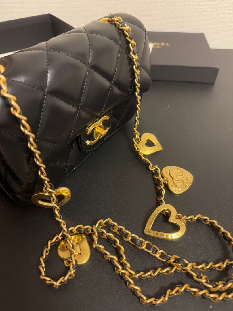 CHANEL キルティング ショルダーバッグ ハートチェーン ノベルティ