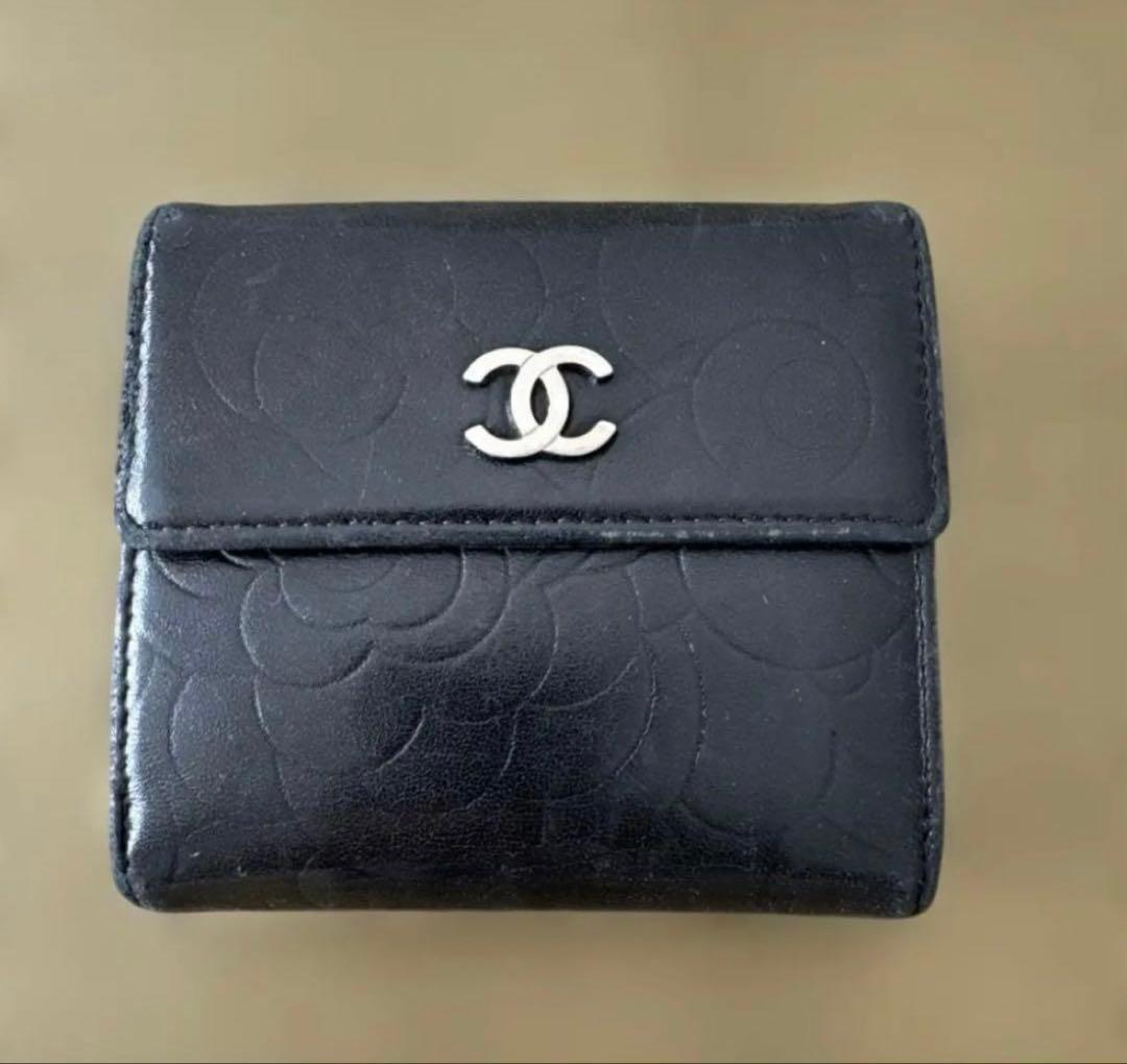 CHANEL ブラック 二つ折り財布 - メルカリ
