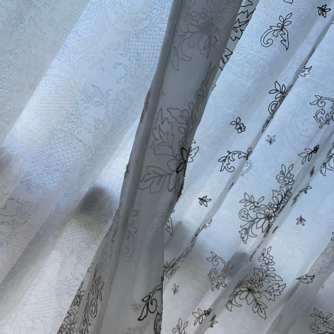 ドレッシー キラキラ刺しゅう遮光二重カーテン２枚　サンコロナ小田　完売品