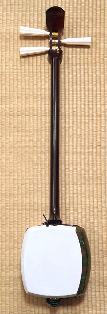 津軽三味線　高級紅木 金細 綾杉胴 鼈甲 津軽塗胴掛 両面新皮　美品