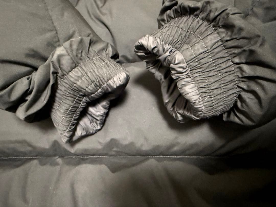 【美品】 正規店　ブラックダウンジャケット　Lサイズ