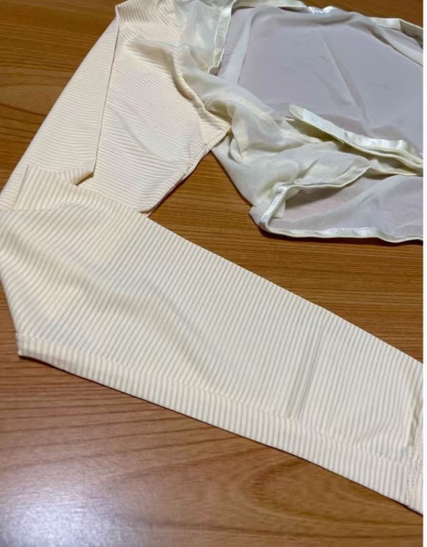 新品　未使用品　ゴルフウェア ゴルフインナー 夏日焼け対策 日焼け防止　ベージュ