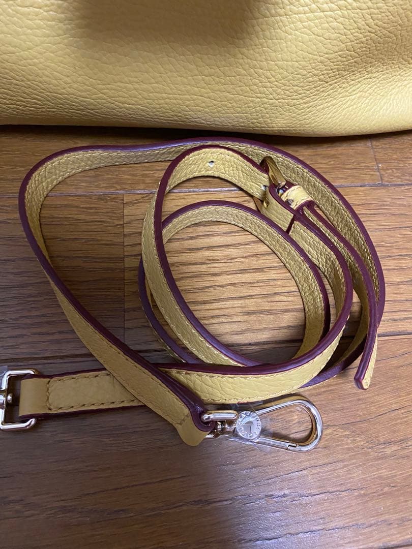 売切り価格★極美品★ドラマ榮倉奈々さん使用　FURLAハンドバックアルテーシア