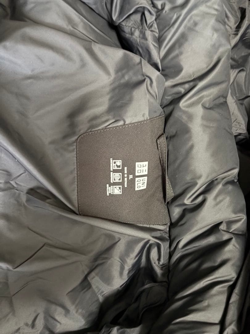 し*ん様 【UNIQLO】ユニクロシームレスダウンパーカ ダウンジャケット　ブラ