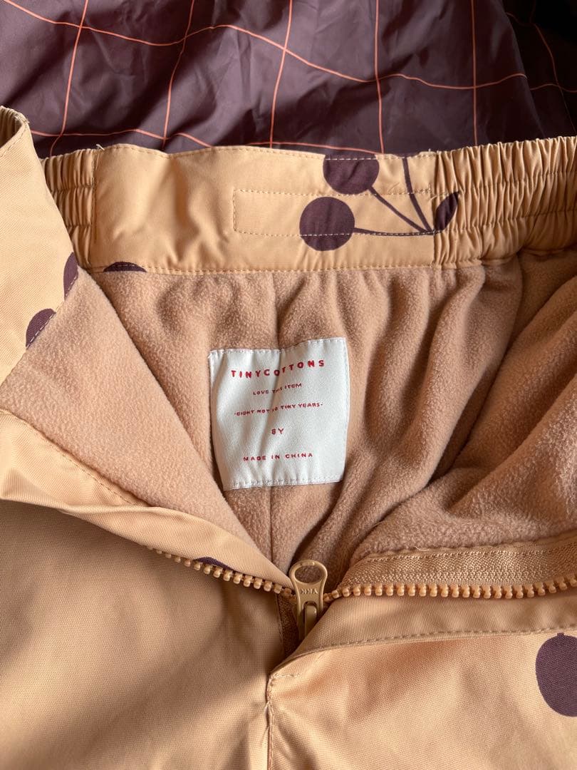 クリーニング済 tiny cottons スノージャケット&パンツ セット 8Y
