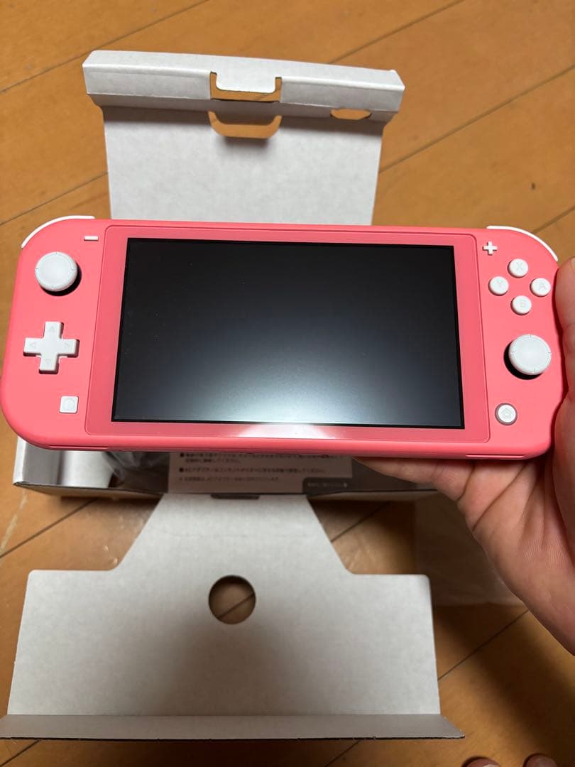 Nintendo Switch LITE コーラル　箱・充電器付き