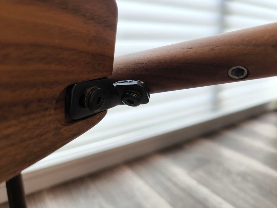 【ACTUSで購入使用期間少なめです】木製アームチェア 布張り座面　ウォルナット