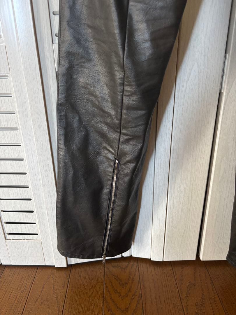 ぽ*こ様 POOLDE ブラック スムース レザーパンツ