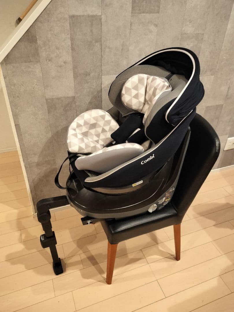 【美品】Combi コンビ クルムーヴ　スマート ISOFIX JN-570