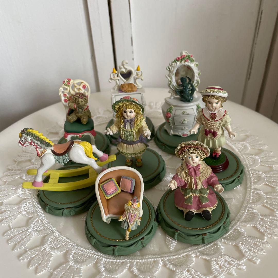 タカラ海洋堂 ミニチュアアンティークミュージアム ホワイト系8種