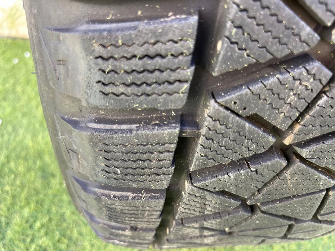 値下げ】カールソン1/16 RS 285/50-20スタッドレス 4本セット - メルカリ