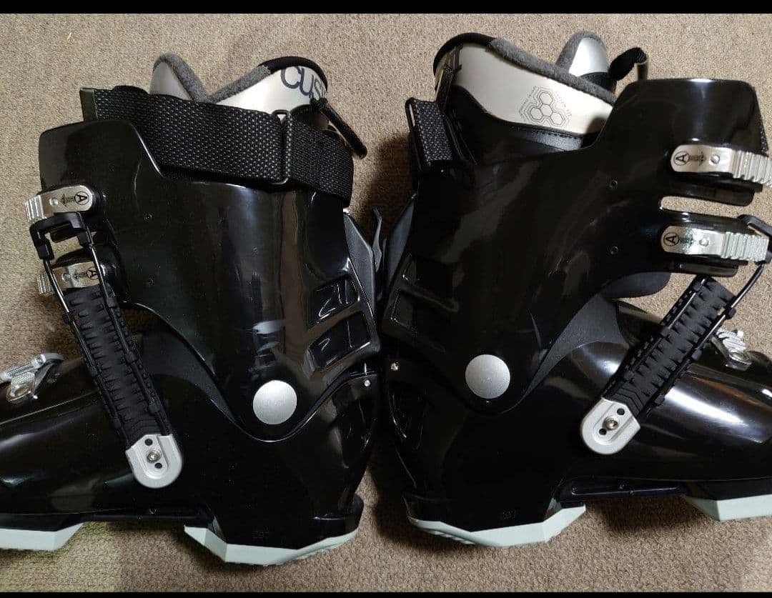 売れないので期限付新品同様品2017年購入オガサカアーマーTYPE-Sブーツ