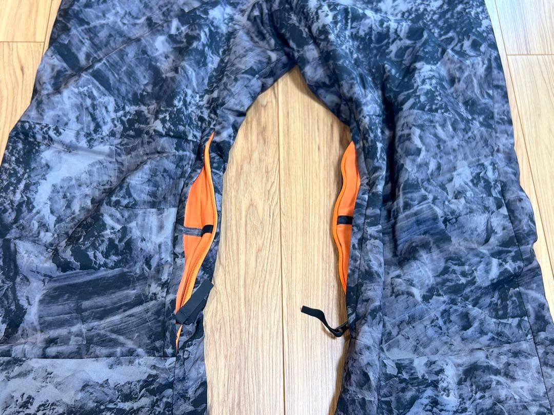 ※【ほぼ未使用品】ビラボン/ BILLABONG スノーウエアー / 上下セット