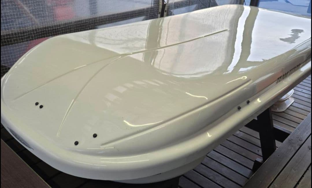 TERZO ホワイト ルーフボックス(鍵なし) Amazon.co.jp: テルッツォ Terzo (by PIAA) ルーフボックス 370L