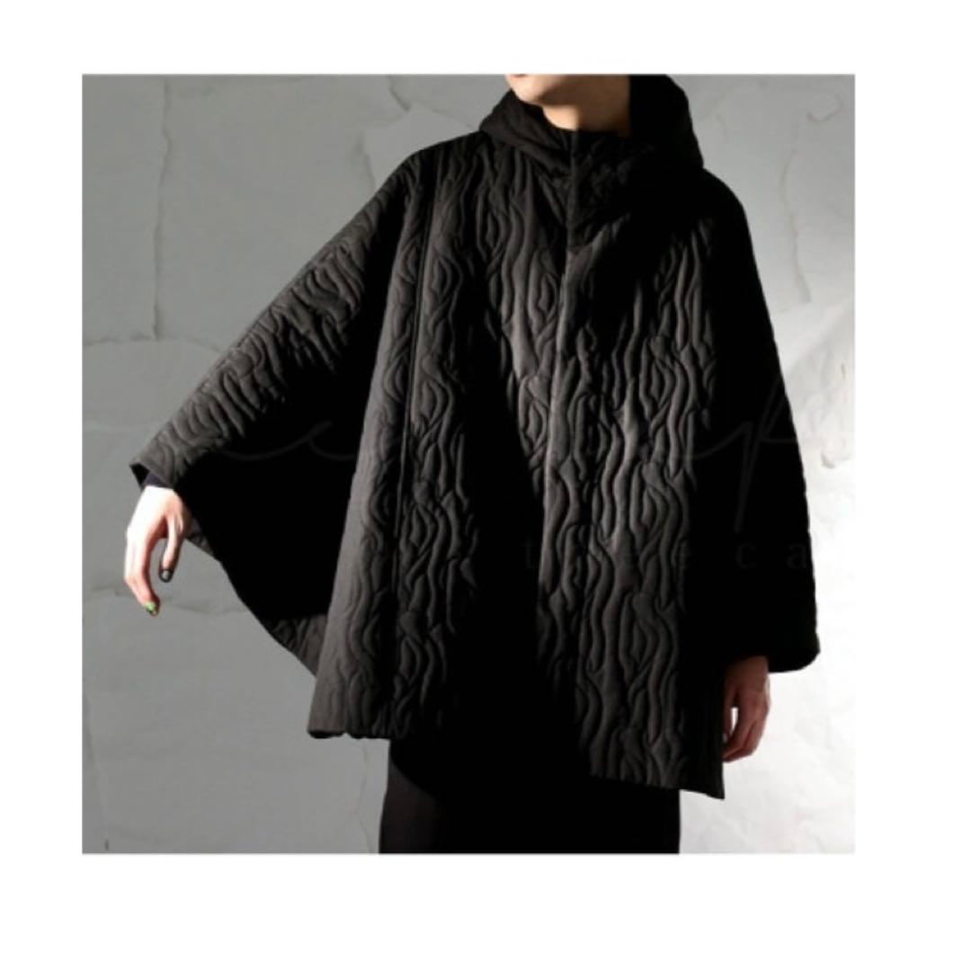 アンティカ　フード付きキルティングポンチョ ブラック