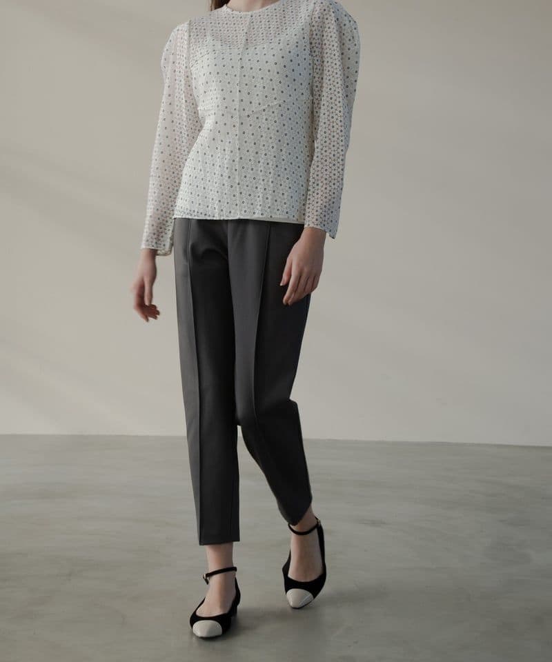 【新品未使用・タグ付き】OHGA マシュマロパンツ 黒 普通丈М