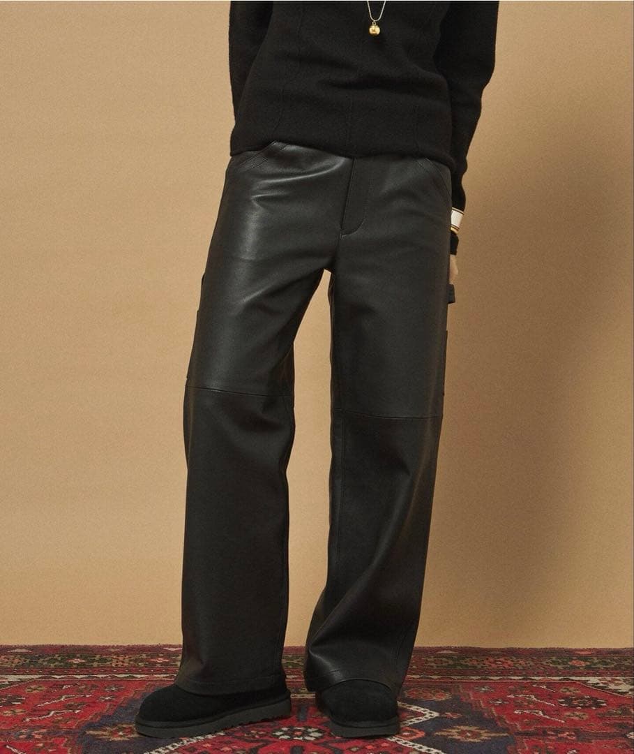 ラムレザーパンツ　フレームワーク　アウトオブフレーム