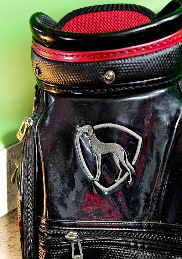 としくん送料無料/美品　adabat 大型エナメル高級キバッグ BLACK