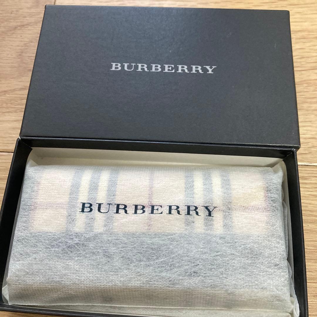 未使用品 箱付き　バーバリー 5連キーケース ベージュ