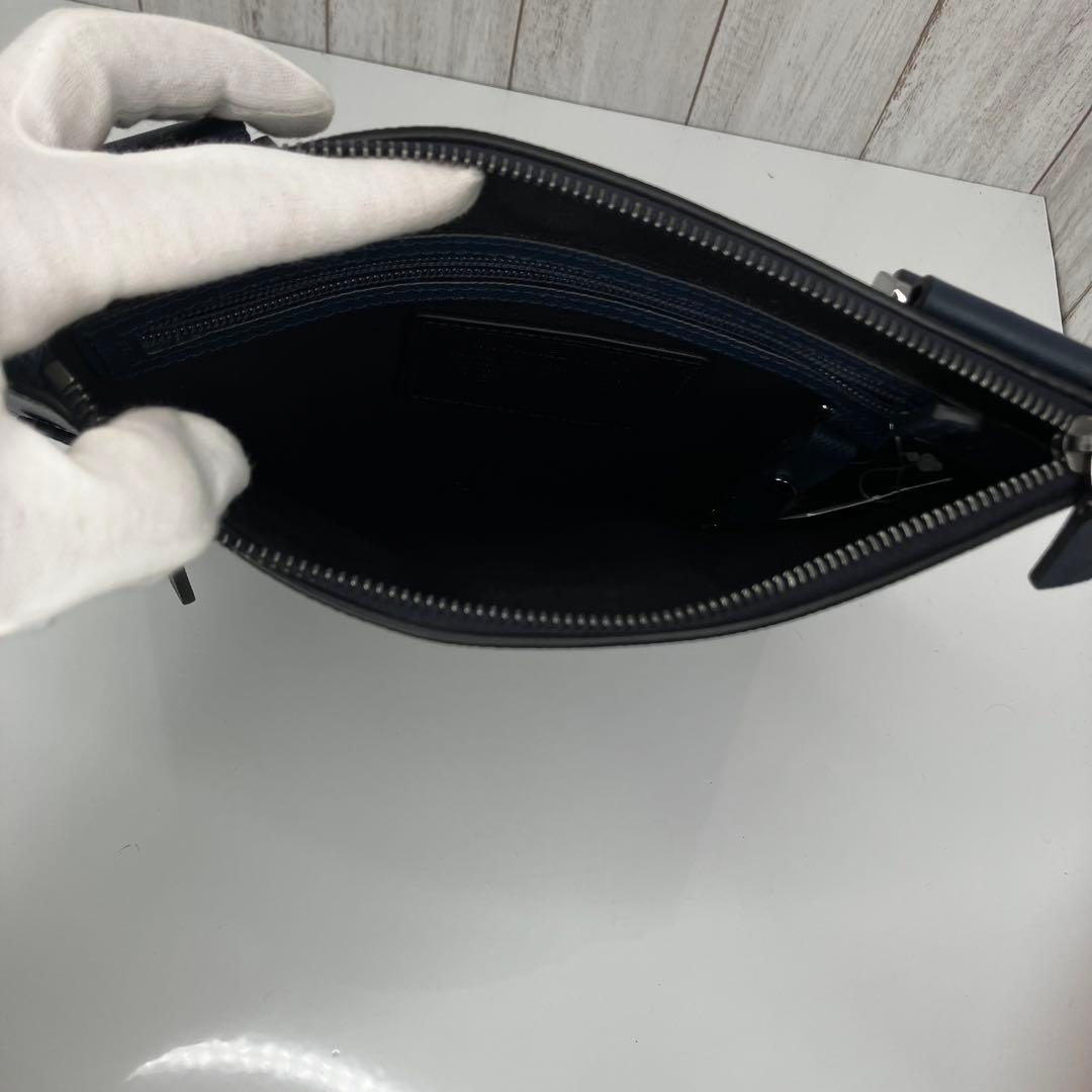 新品タグ付き　マイケルコース ショルダーバッグ メンズ レザー ブラック