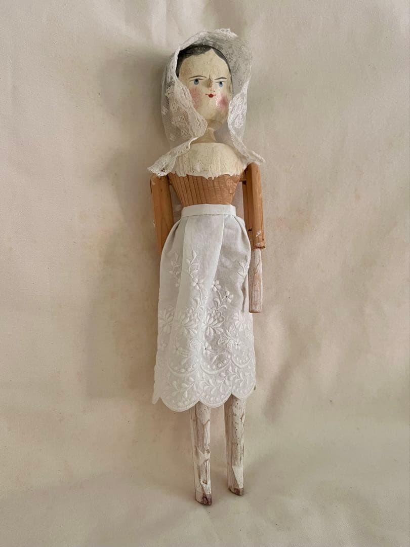 ペグドール　白い装い　オランダorドイツ製　アンティーク