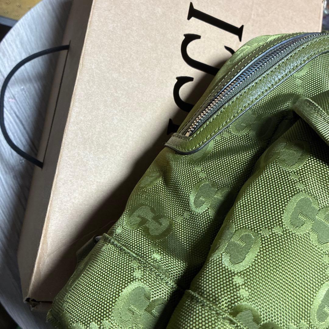GUCCI グッチ　♡未使用に近い♡ ボディバッグ　カーキ色　オフザグリッド