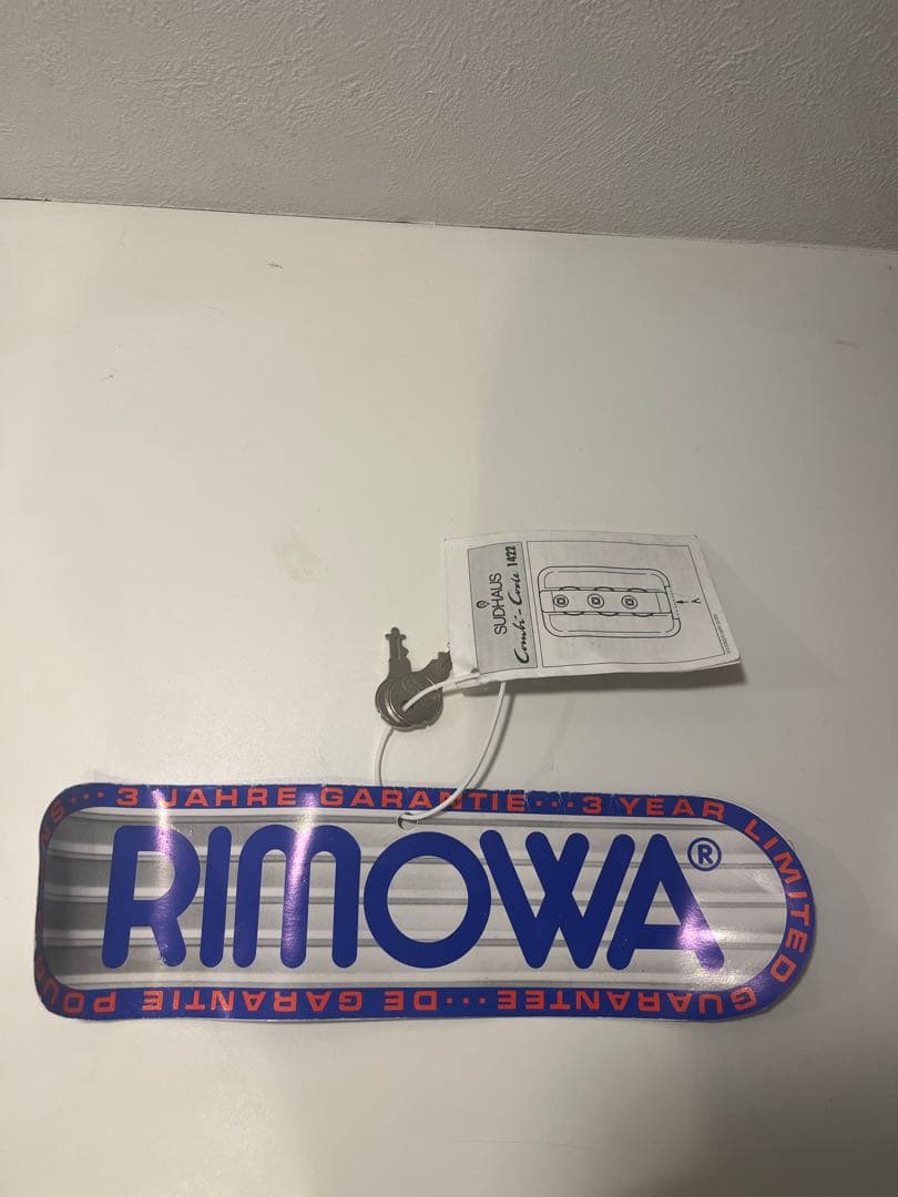 リモワ　ルフトハンザ　アキャリーケース　プルタブ