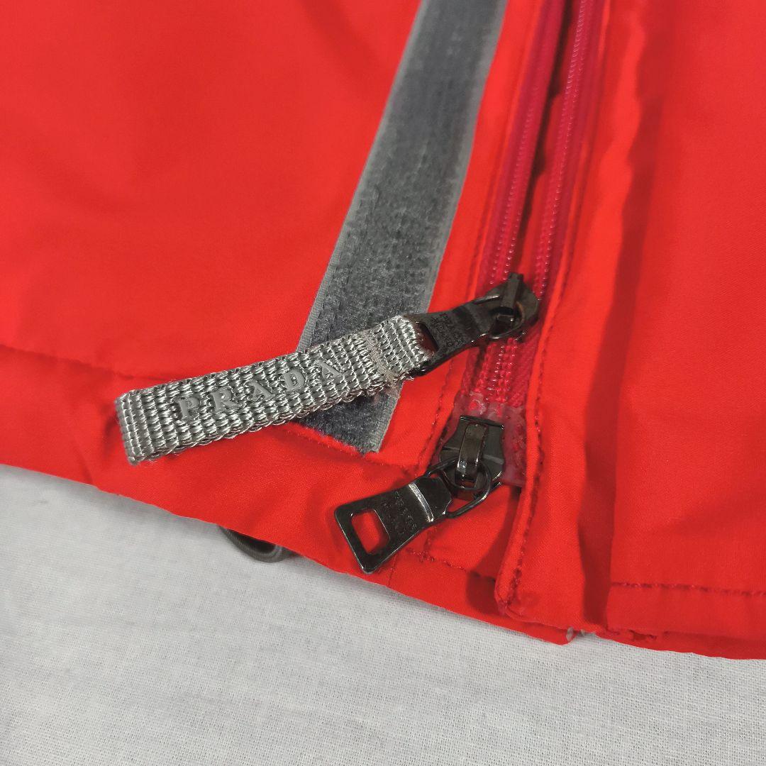 プラダ　スキージャケット　GORE-TEX　超暖か　脇にベンチレーション