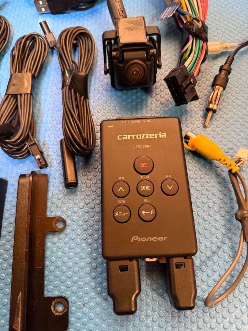 カロッツェリアAVIC-RZ810-D4x4 デジタルTVナビゲーションシステム