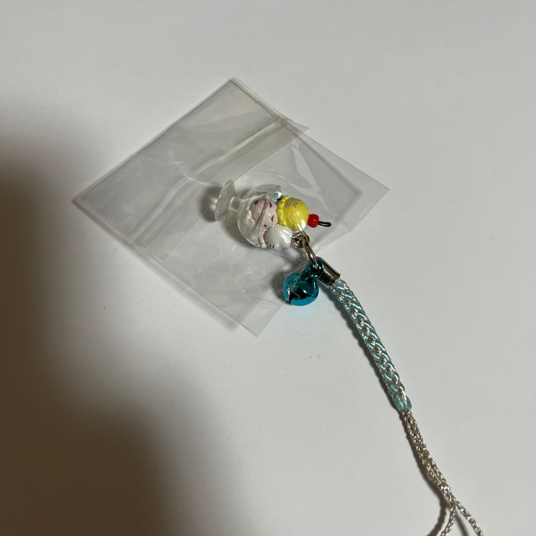 504 ハローキティ パフェ 根付けストラップ アイス