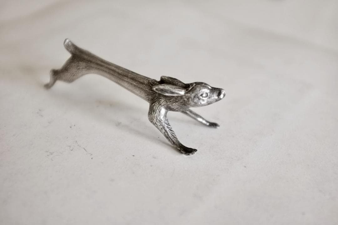 sold フランス 駆け抜ける永遠のウサギとカトラリーレスト アンティーク