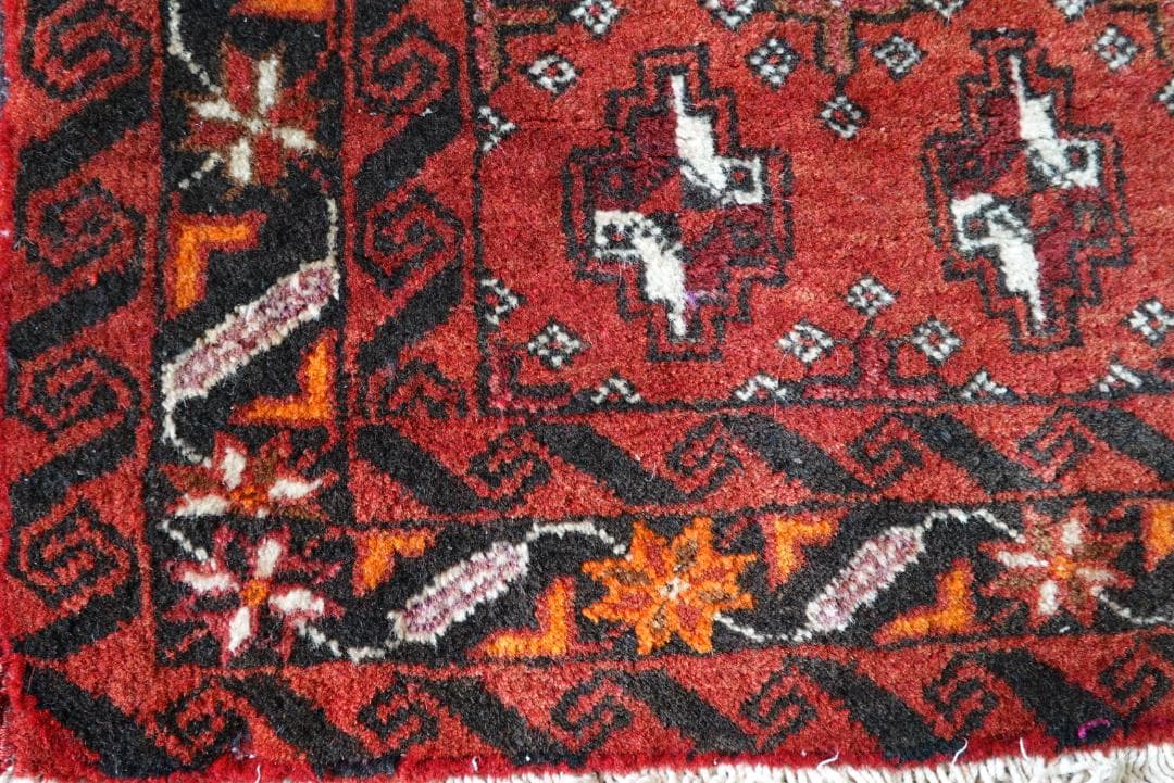 ✦vintage rug✦117cm×65cm　ペルシャ絨毯　バルーチ　ギュル