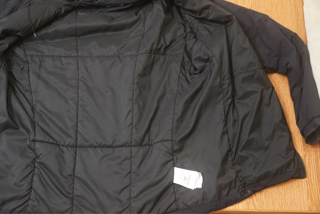 アークテリクス　アトムarフーディ メンズ　Mサイズ