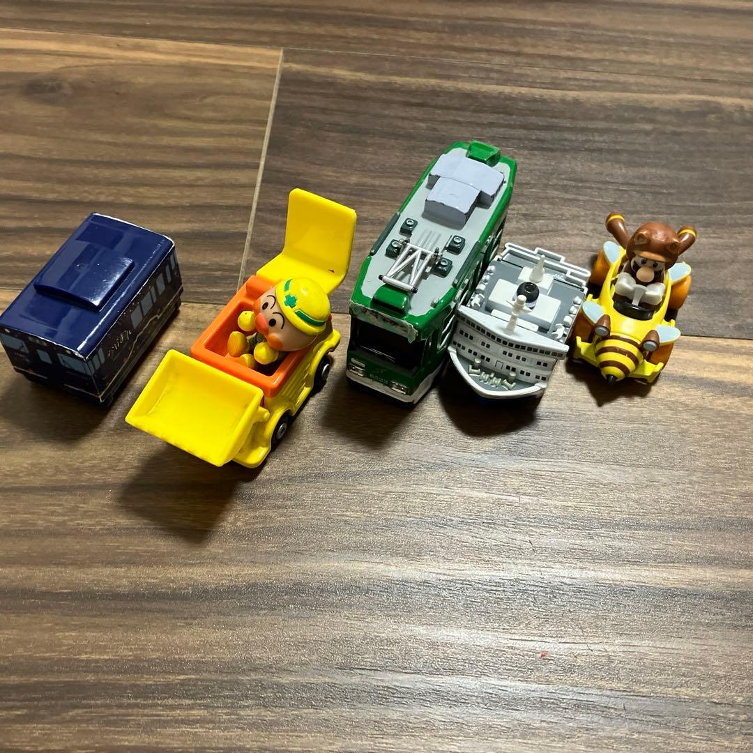 トミカなど車両118台まとめ売り カーズ、トーマス、飛行機、sikuなど