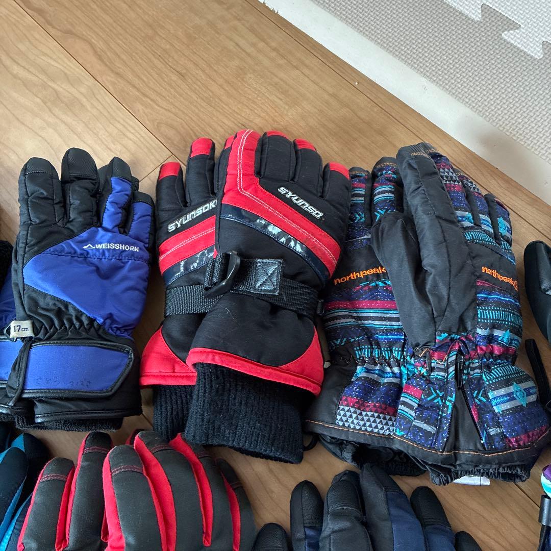 DESCENTE 冬用グローブ・ソックス・ニット帽セット