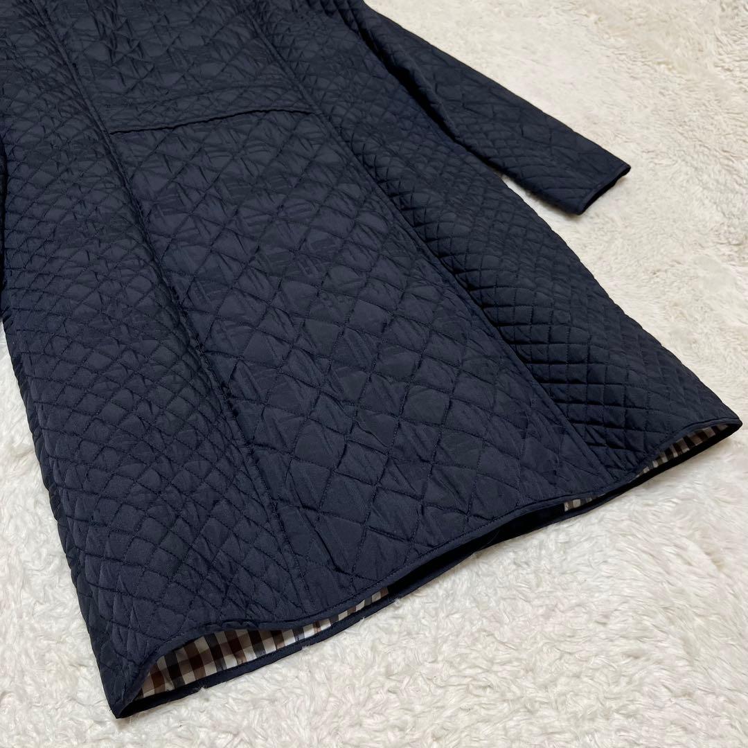 美品　アクアスキュータム　シャドーチェック　キルティング　ステンカラーコート　紺