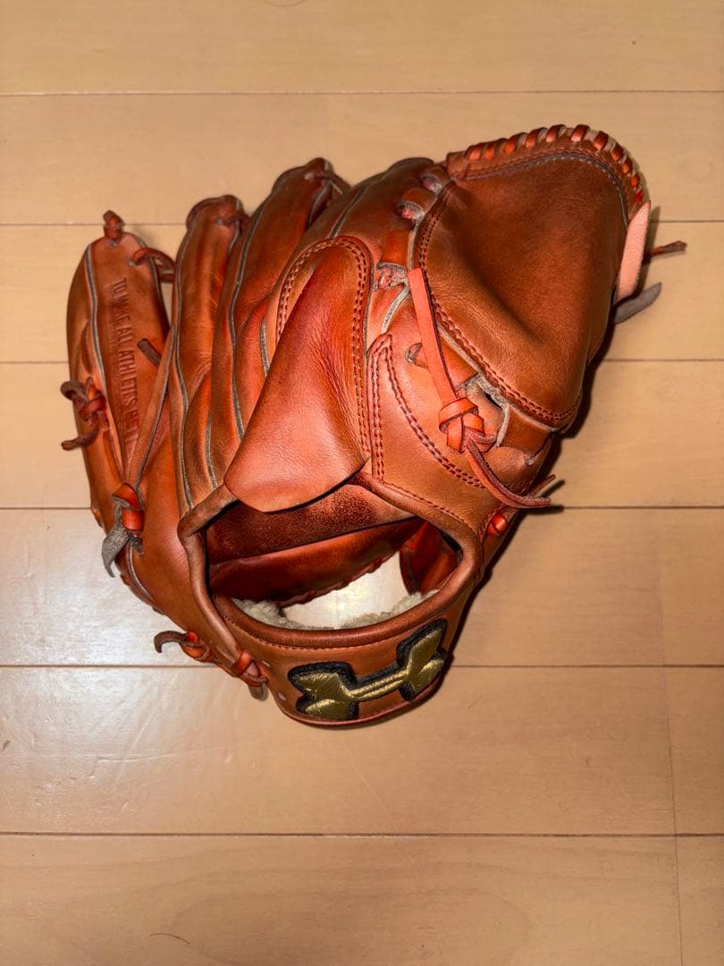 【期間限定価格】アンダーアーマー　硬式グラブ　右投手用 期間限定価格】アンダーアーマー 硬式グラブ 右投手用 期間限定価格