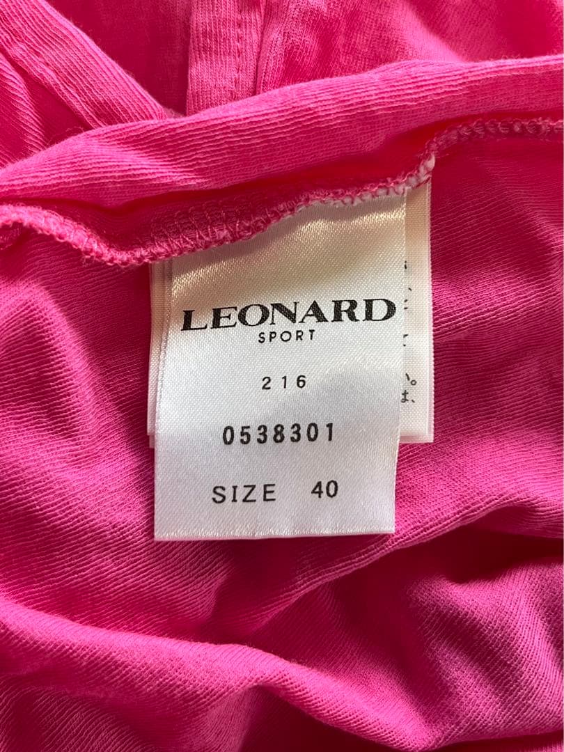 美品 LEONARD レオナール　スポーツ　ピンク 長袖 40 タートルネック