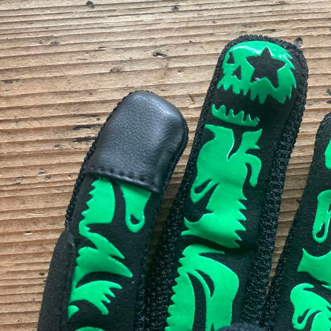 専用 新品 サンタクルーズ x MxMxM スクリーミングハンドグローブ 黒緑