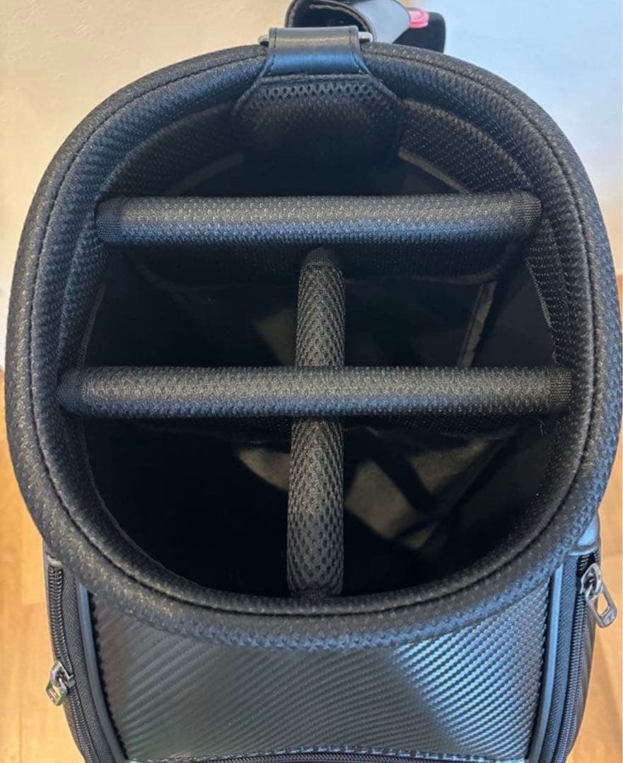 新品未使用品！TaylorMade キャディバッグ BK/RD　UN033