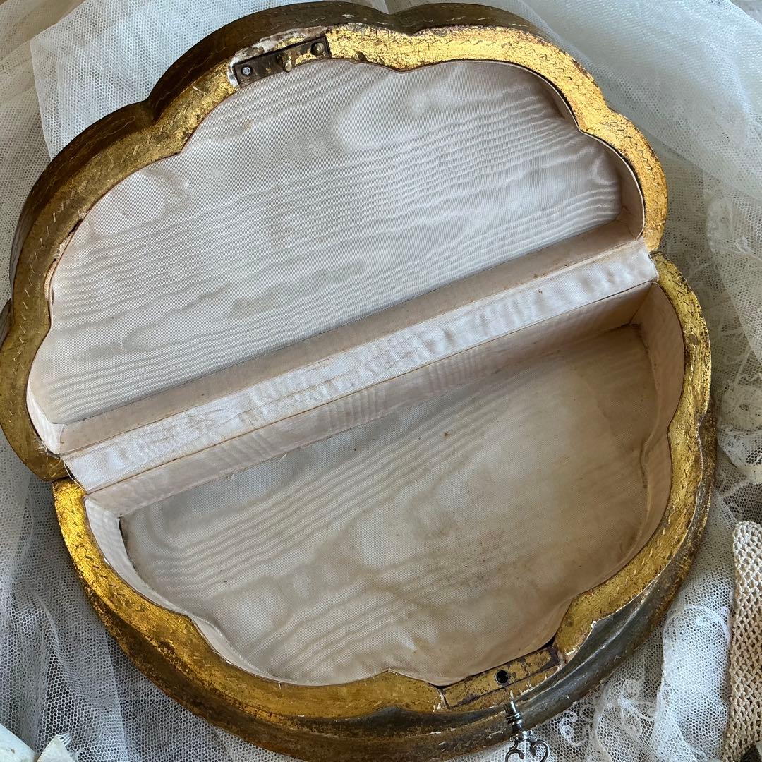 フランスアンティーク　ハンドペイント　木製　エヴァンタイユ型　ジュエリーボックス